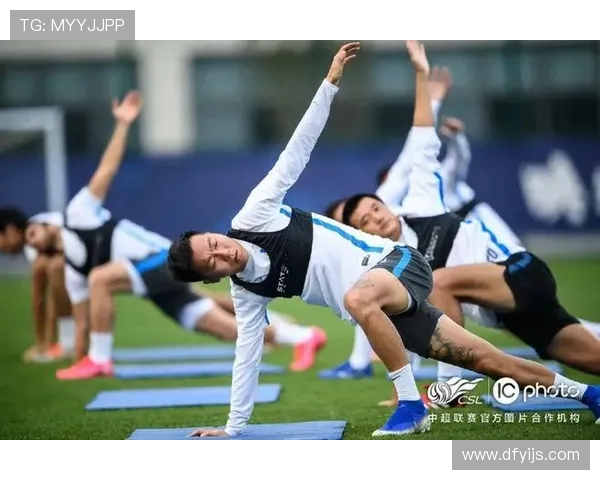 上海足球队耐力问题引发热议球迷与专家各执己见探讨真相